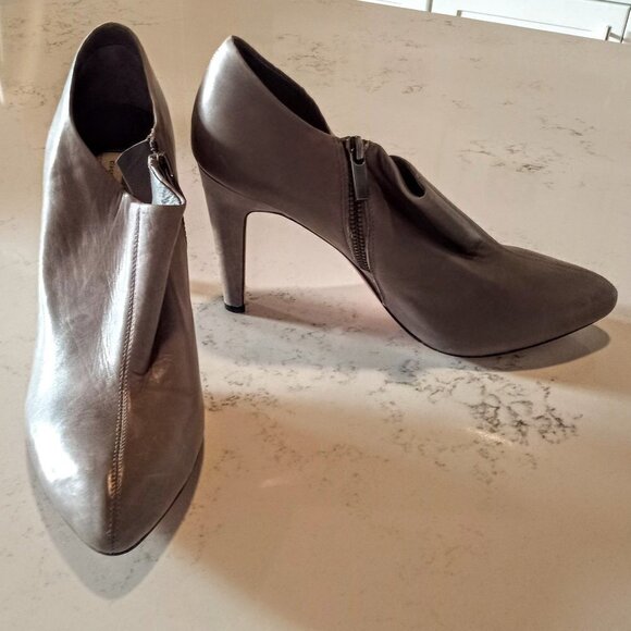Classiques Entier Grey Leather Ankle Bootie - Picture 1 of 5